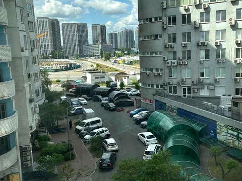 квартира за адресою Миколи Бажана просп., 12