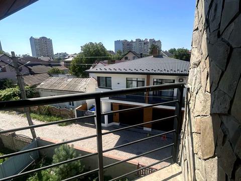 будинок за адресою Гулака-Артемовського вул., 1