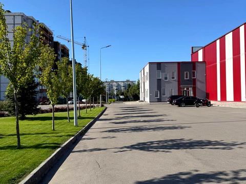комерційна за адресою Співдружності вул., 17