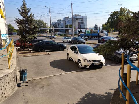 комерційна за адресою Князя Ярослава Мудрого вул. (Ленінградська), 68