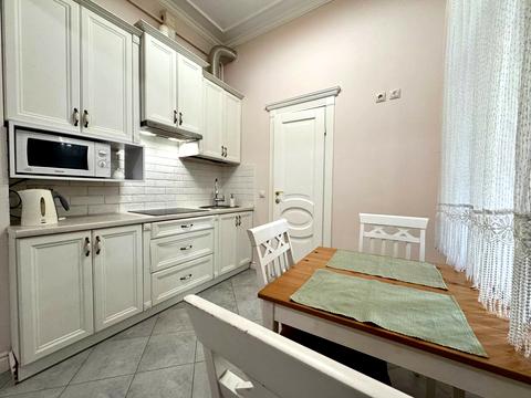 квартира за адресою Михайла Драгоманова вул., 4