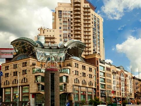 комерційна за адресою Саксаганського вул., 120