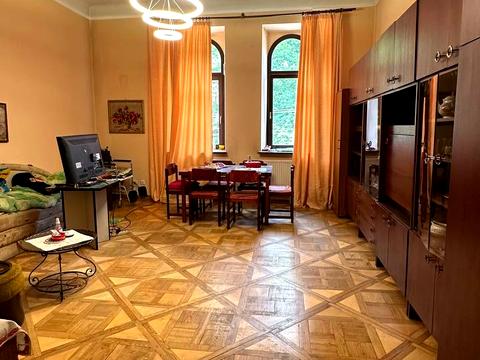 комерційна за адресою Івана Франка вул., 65