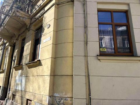 комерційна за адресою Єфремова Сергія, 6