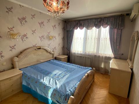 квартира за адресою Андрія Малишка вул., 3
