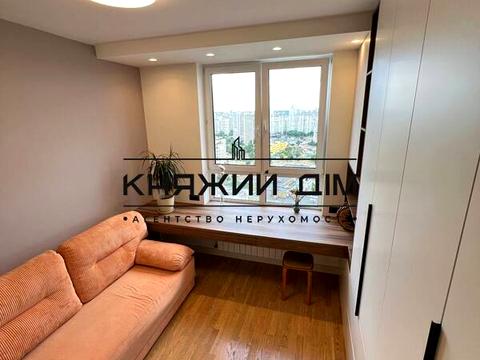 квартира по адресу Драгоманова ул., 10