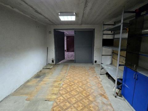 паркомісце за адресою Богдана-Ігора Антонича вул., 17