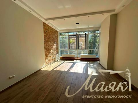 комерційна за адресою Джона Маккейна вул. (Івана Кудрі), 26