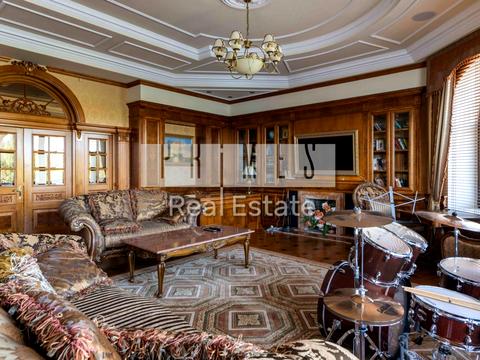 будинок за адресою смт. Козин, Столичне шосе