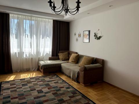 квартира за адресою Раїси Окіпної вул., 8