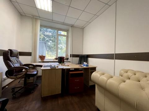 комерційна за адресою Стратегічне шосе (Науки), 2-А