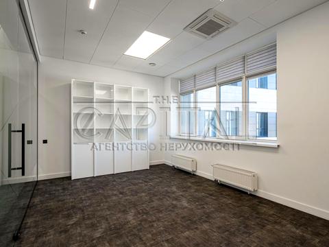 комерційна за адресою Михайла Максимовича вул. (Онуфрія Трутенка), 8