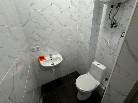 комерційна за адресою Центральна вул., 21-Б