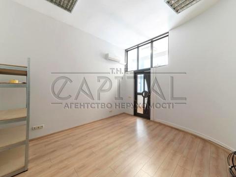 коммерческая по адресу Антоновича ул. (Горького), 122