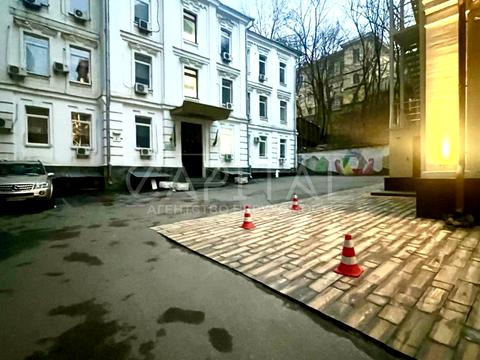 комерційна за адресою Музейний, 7