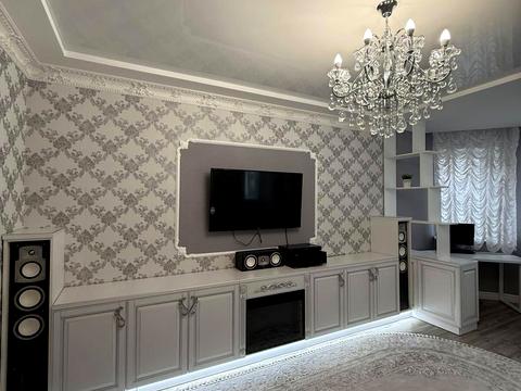 квартира по адресу Строителей ул., 12