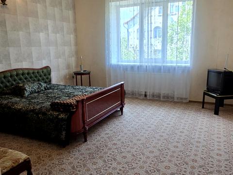 будинок за адресою Контрадмірала Остроградського вул. (Макарова)