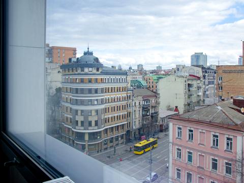 комерційна за адресою Саксаганського вул., 53/80