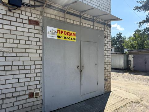 паркомісце за адресою вулиця Поліська, 7