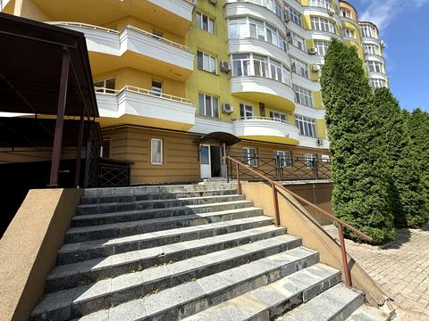 комерційна за адресою Квітки-Основ'яненка вул., 8б