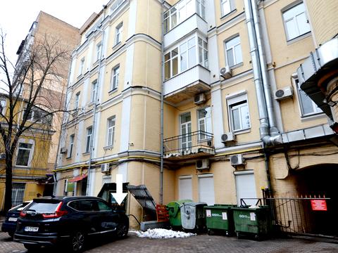 комерційна за адресою Богдана Хмельницького вул., 42