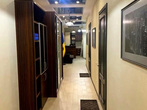 комерційна за адресою Саксаганського вул., 68/21