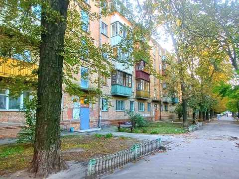 квартира за адресою Салютна вул., 12/62