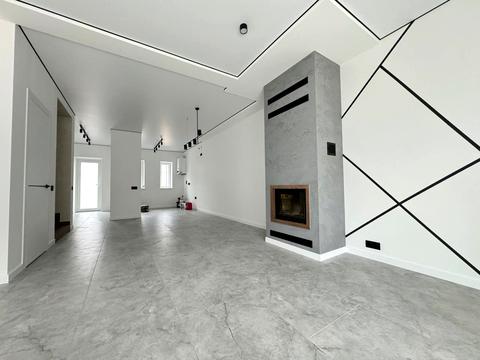 дом по адресу с. Криховцы, Лунная ул., 10