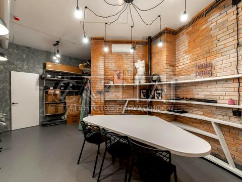 комерційна за адресою Старонаводницька вул., 6