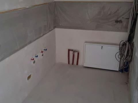 комерційна за адресою Дніпроводська вул., 1