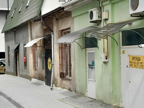 комерційна за адресою Володимира Антоновича вул. (), 118