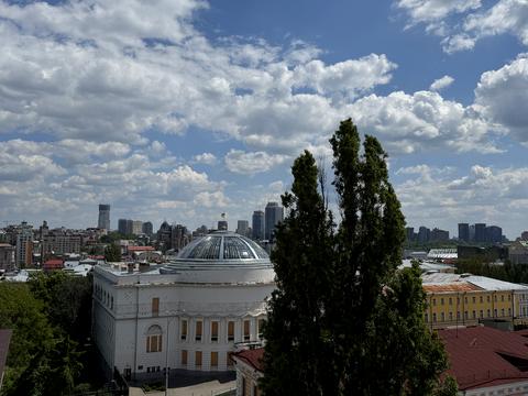 комерційна за адресою Богдана Хмельницького вул., 23