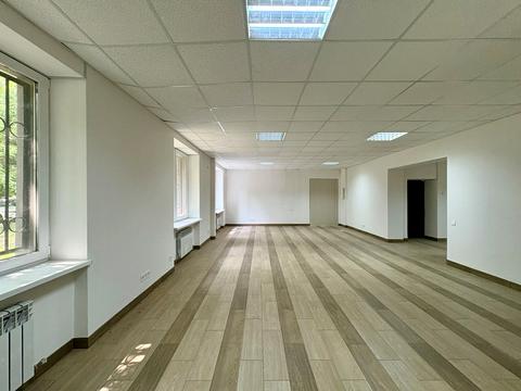комерційна за адресою Тітова вул., 5