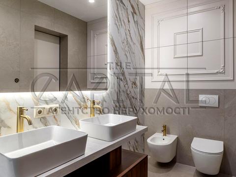 будинок за адресою Квітнева вул.
