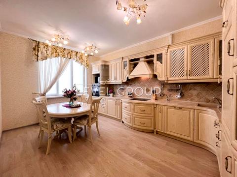 квартира за адресою Дніпровська набережна вул., 14-Б