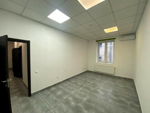 комерційна за адресою Львів, Дмитра Данилишина вул., 6