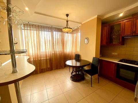 квартира за адресою Академіка Сахарова вул., 36