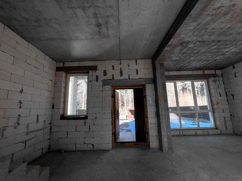 дом по адресу Євгена Плужника ул.