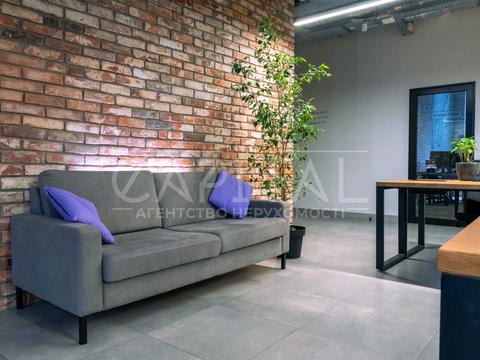 комерційна за адресою Марка Безручка вул., 24