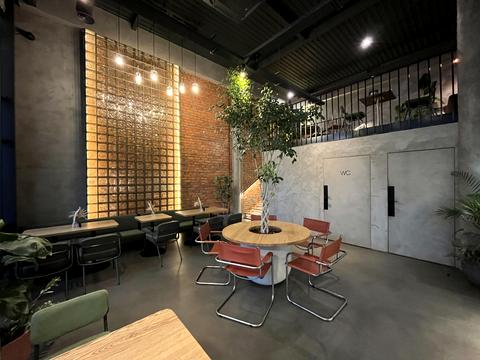 коммерческая по адресу Всеволода Змеенко ул., 21а