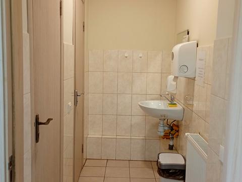комерційна за адресою Української Перемоги вул. (Академіка Сахарова), 30