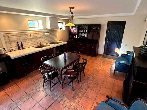 будинок за адресою Кленова