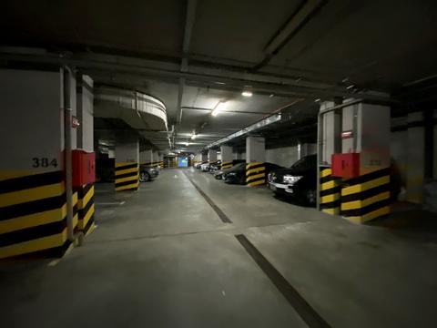 паркомісце за адресою Полтавська вул., 10