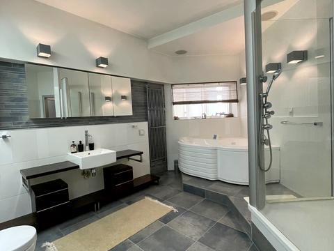 квартира за адресою Старонаводницька вул., 13