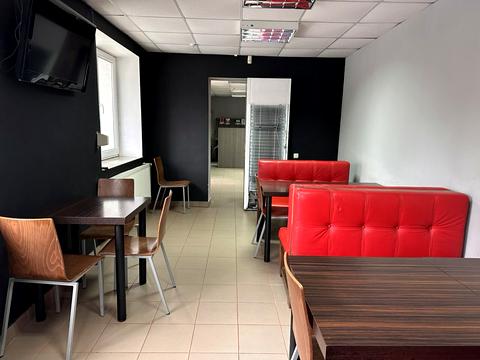 комерційна за адресою Тролейбусна вул., 15