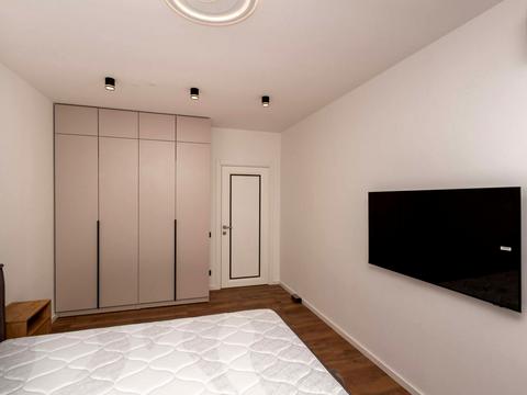квартира за адресою Кобринської, 7