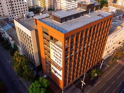 комерційна за адресою Саксаганського вул., 53/80