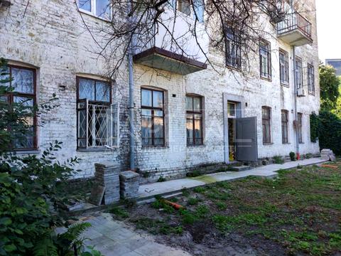 комерційна за адресою Юрківська вул., 37