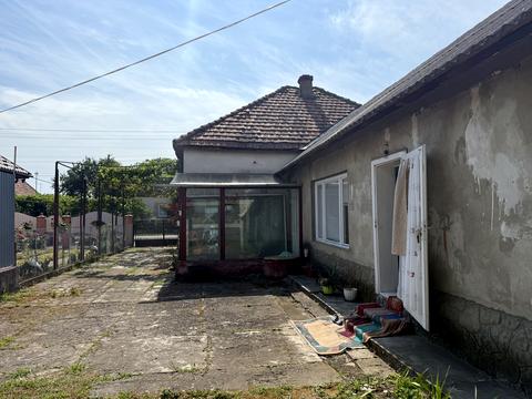 будинок за адресою Центральна, 32