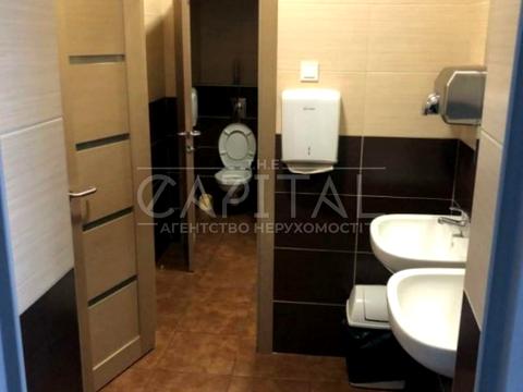 комерційна за адресою Верхній Вал вул., 10